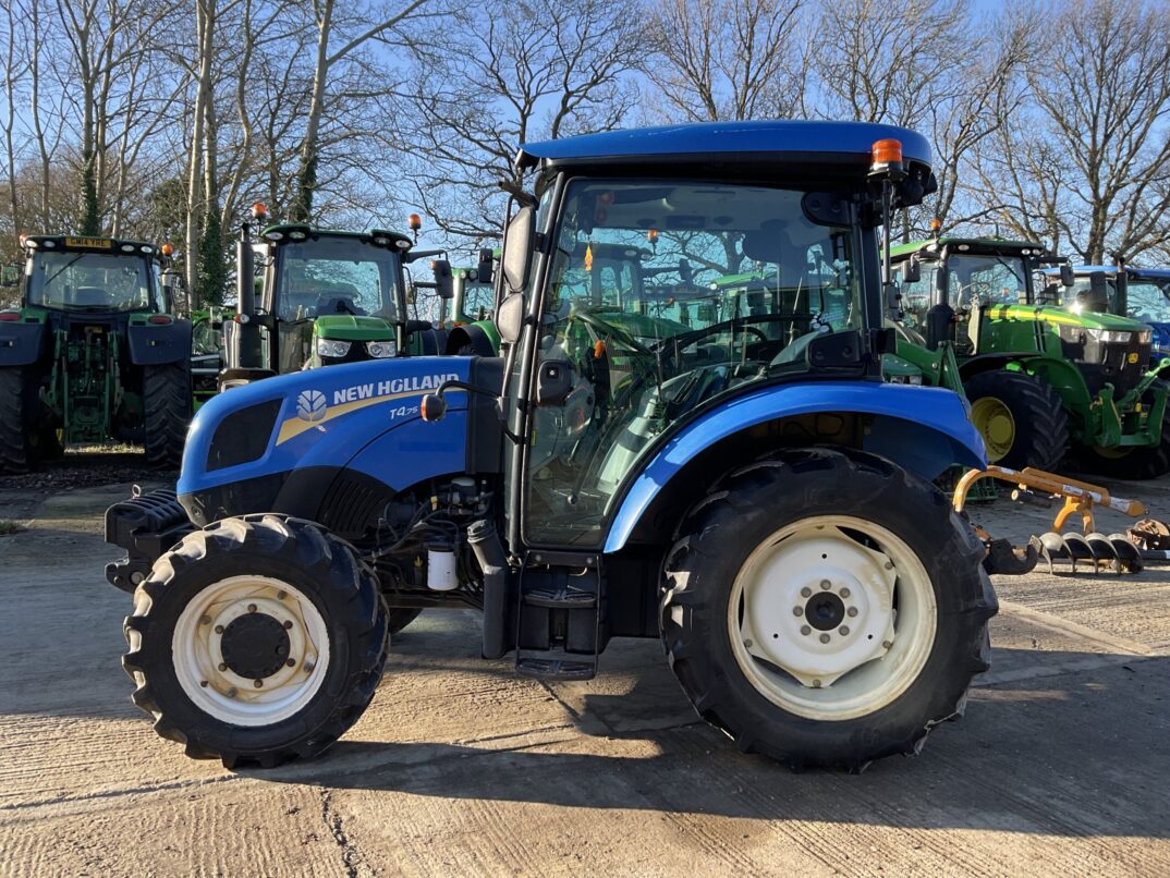 NEW HOLLAND T4.75 S