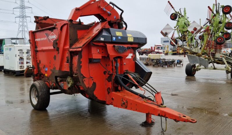 2011 Kuhn Primor 3570M Single Axle Draw Bar PTO Driven Bale Shredder Farm Machinery For Auction: Leeds – 5th, 6th, 7th & 8th March 2025 @ 8:00am full