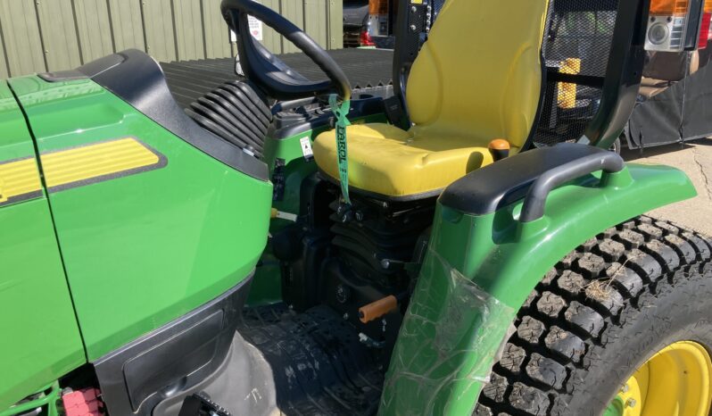 John Deere 3039R full