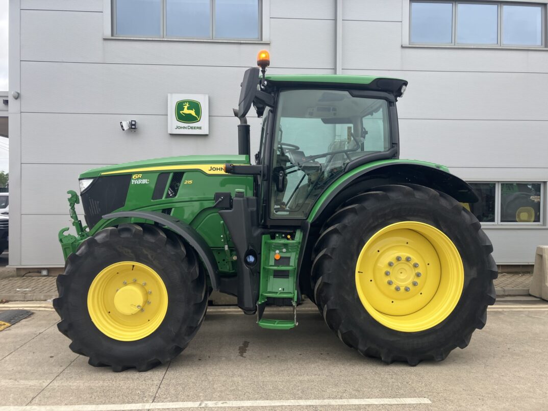 John Deere 6R 215