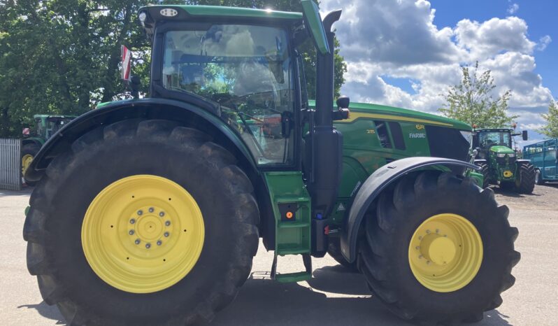 John Deere 6R 215 full