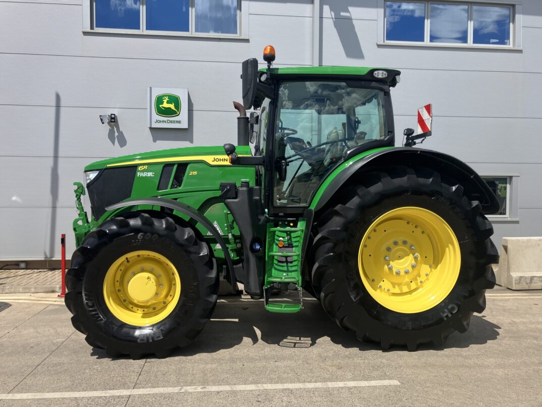 John Deere 6R 215