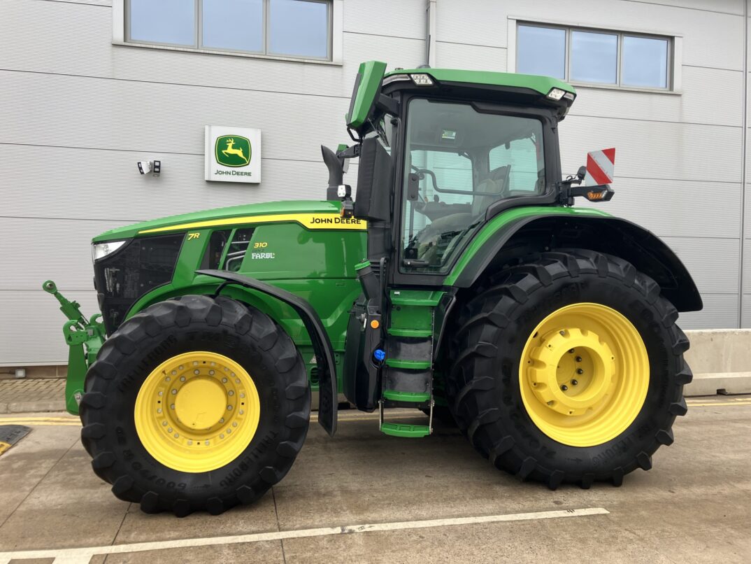 John Deere 7R 310