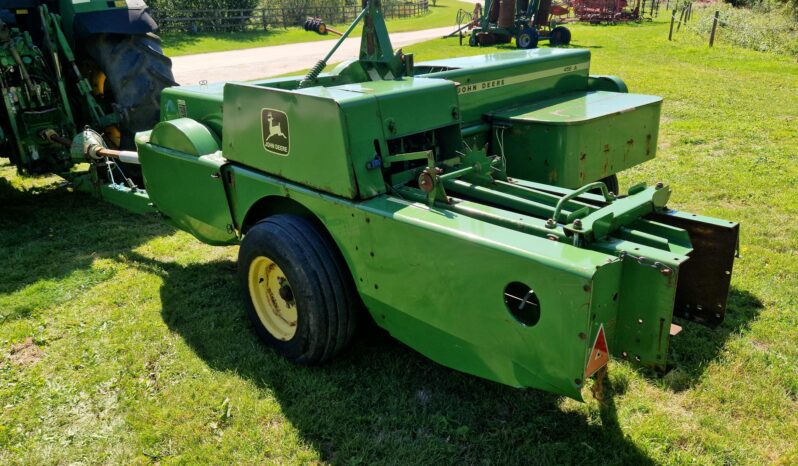 John Deere 465A Conventional Baler full