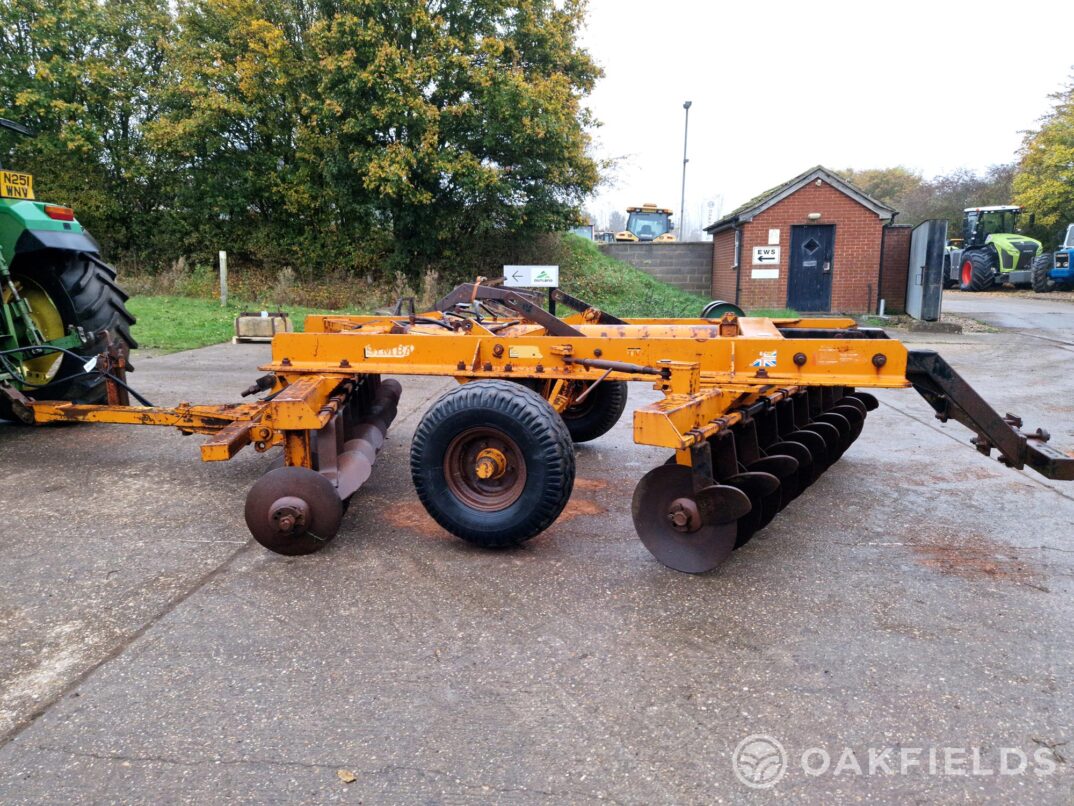 1990 SIMBA 3B 10ft Disc Harrows