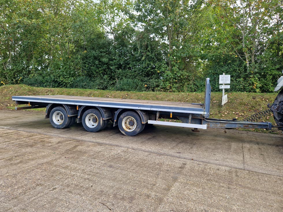 Tri Axle 21ft drag trailer