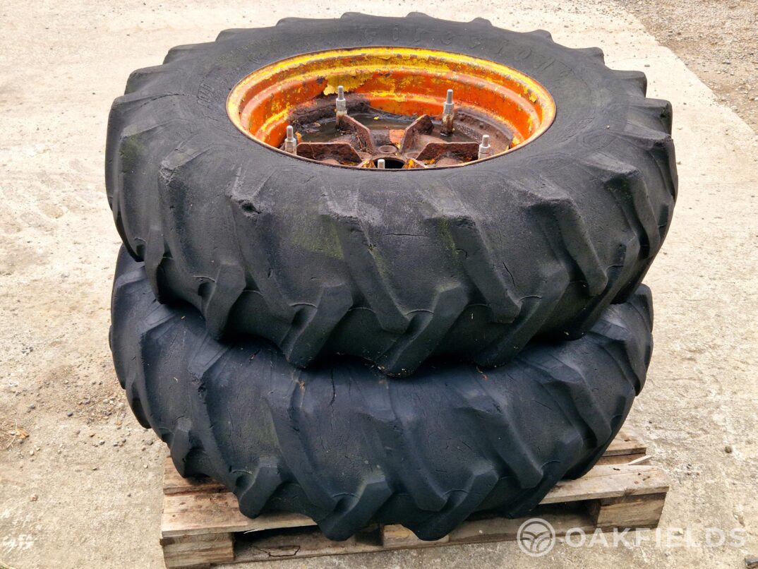 Pair of 16.9 X 30 Wheels to fit Fordson Major