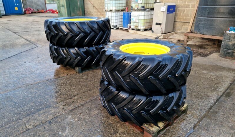 480/70R28 and 580/70R8 wheelset to fit John Deere 7810 full