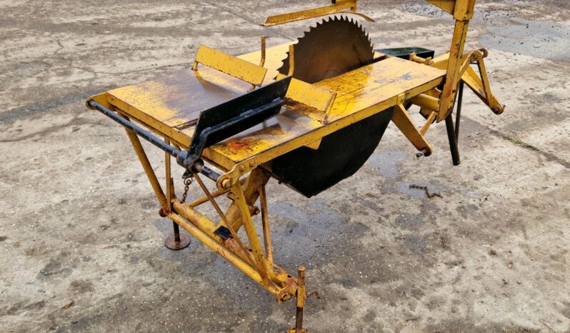 Linkage mounted McConnel Sawbench full