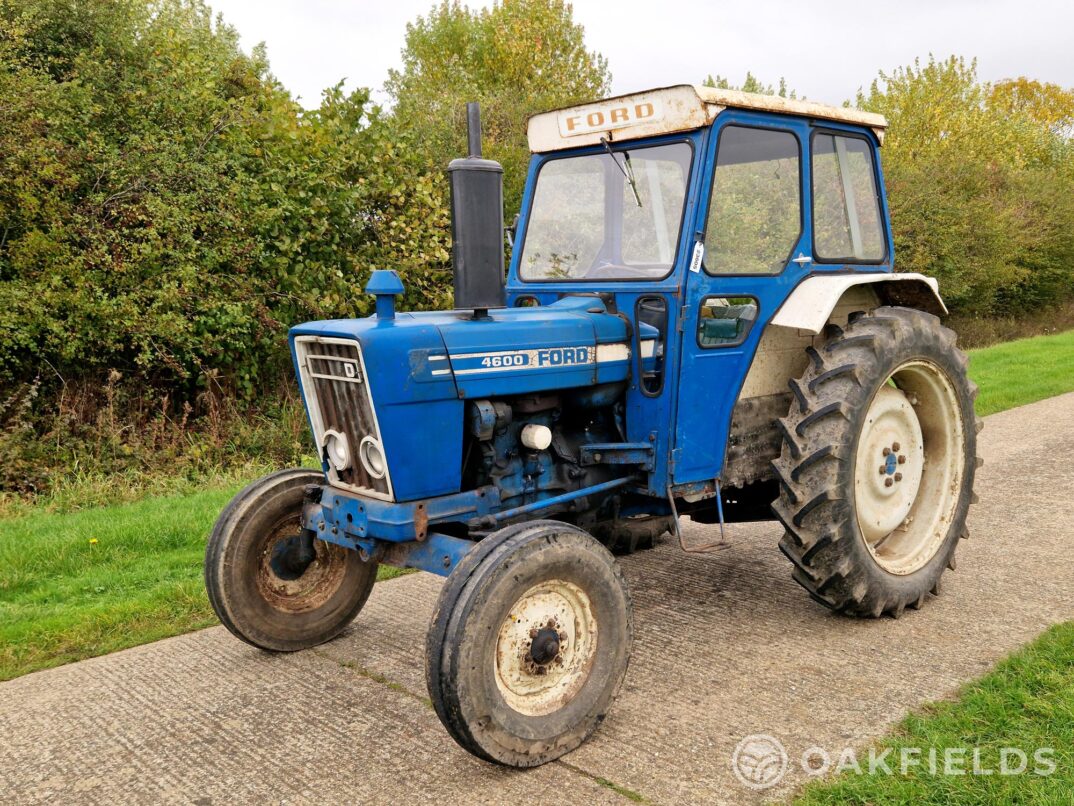 1975 Ford 4600 Safety Cab 2WD Tractor