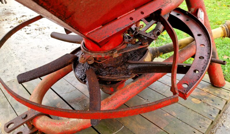 Lely 1250 fertiliser spreader full