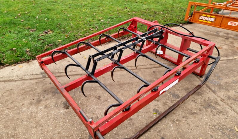 Moulton flat 8 bale grab full