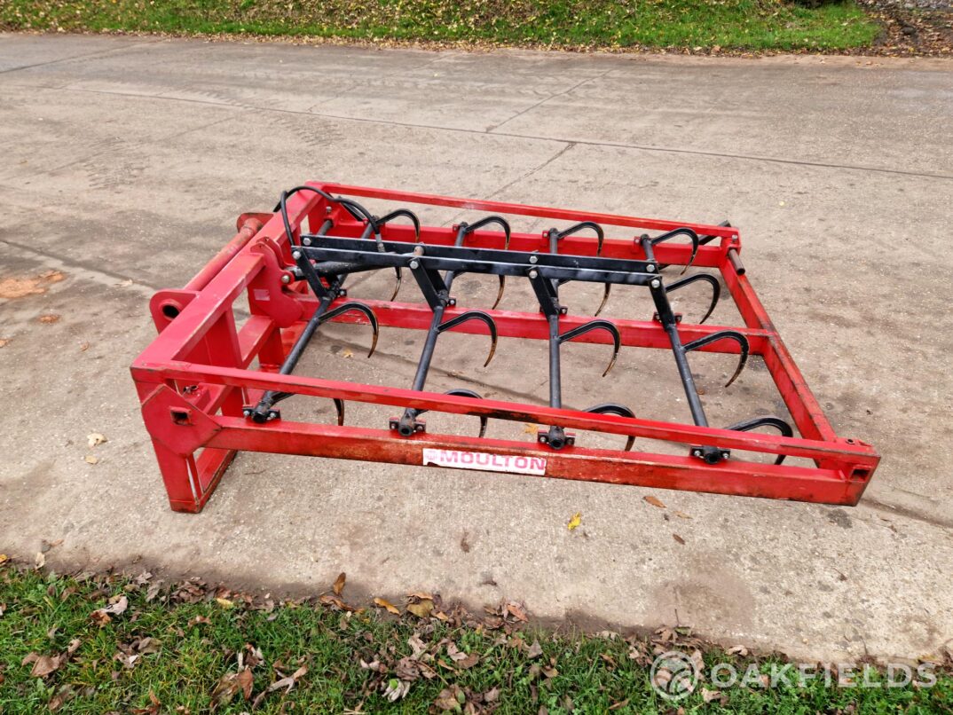 Moulton flat 8 bale grab