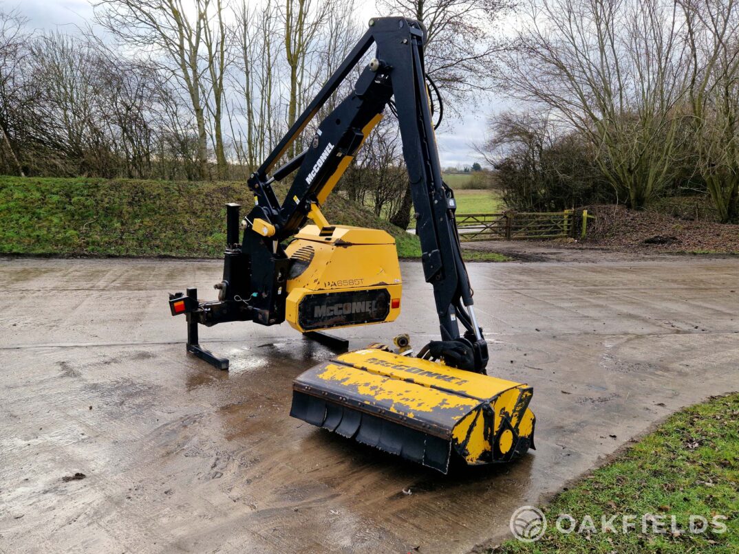 2017 McConnell PA6585T Hedge Cutter