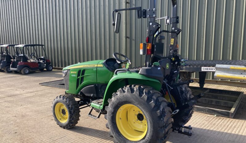 John Deere 3025E full