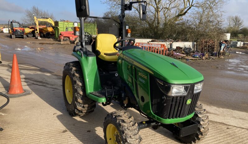 John Deere 3025E full