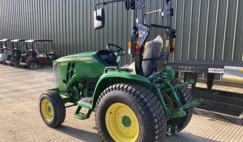 John Deere 3046R full