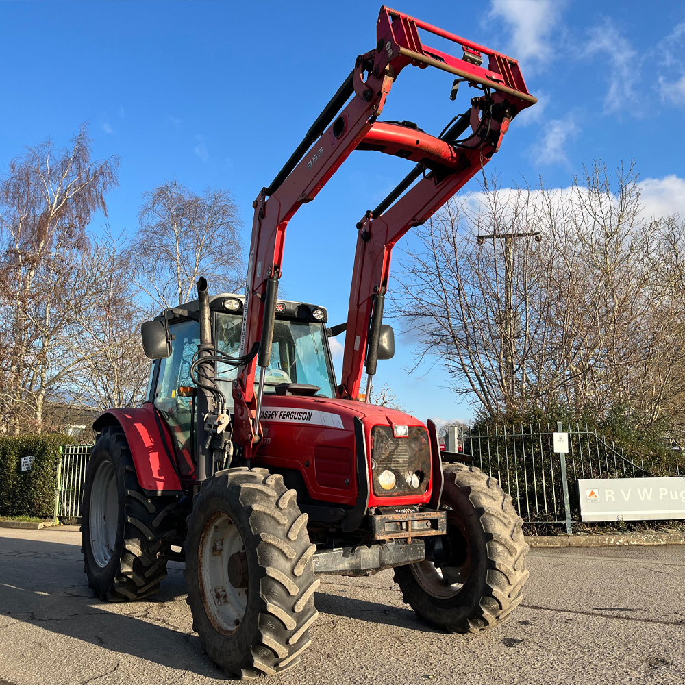 Used Massey Ferguson 5470 Dyna 4 tractor with Loader