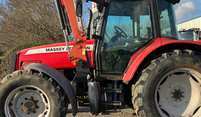 Used Massey Ferguson 5470 Dyna 4 tractor with Loader full