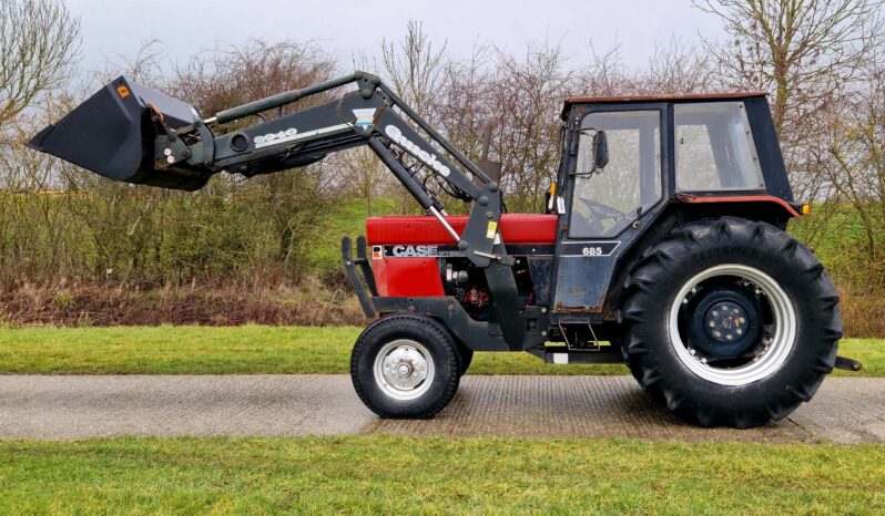 1985 CASE IH 685L 2WD Tractor full