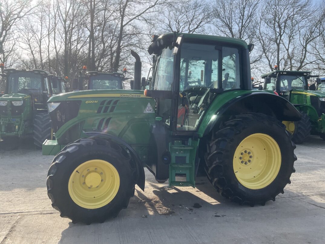 JOHN DEERE 6120M