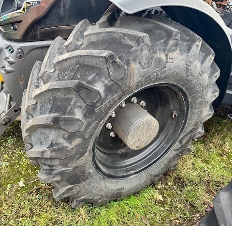 Valtra T215 Agricultural Tractor full