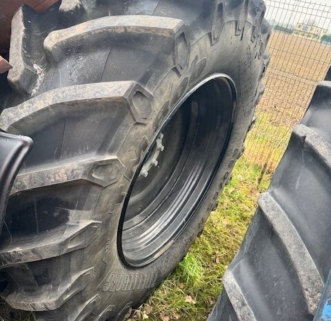 Valtra T215 Agricultural Tractor full