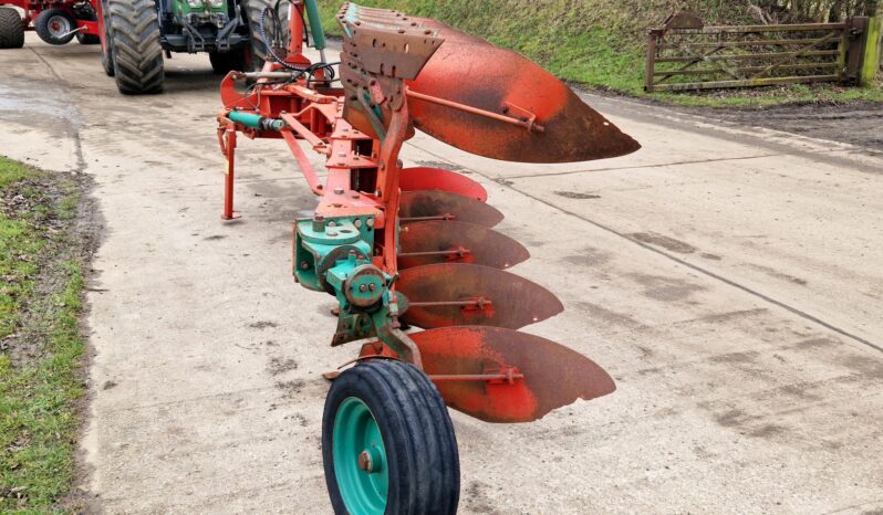 Kvernland LD 85-240 5 furrow plough full