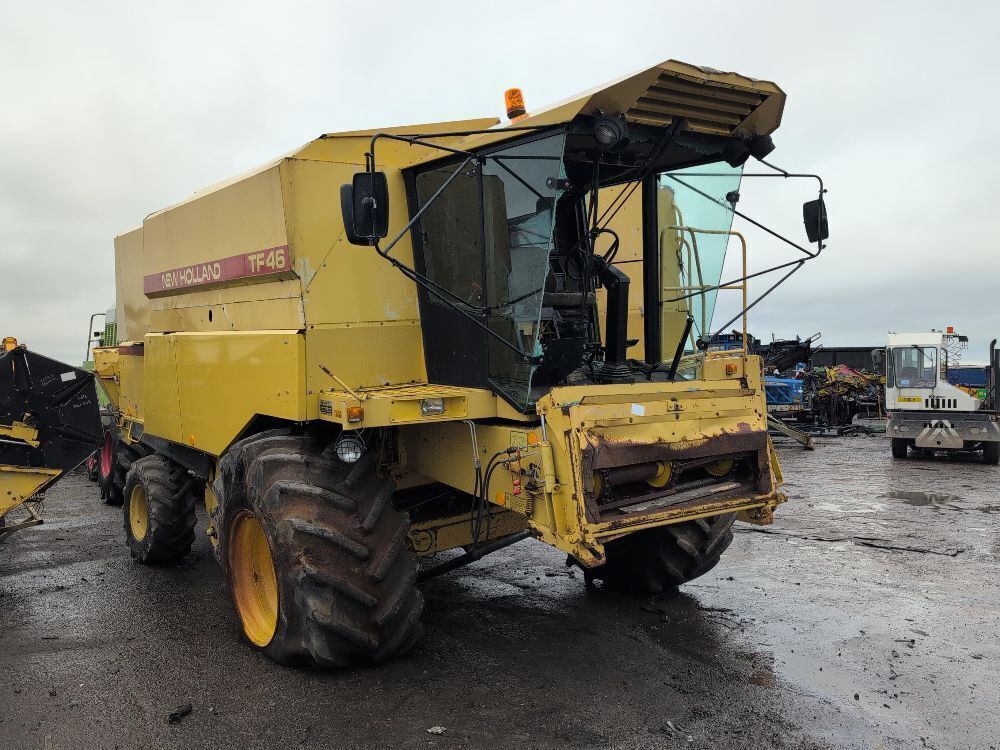 1991 Ford New Holland TF46 Combine Harvester