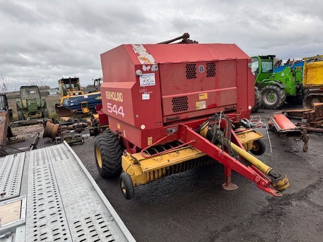 1998 New Holland 544 Round Baler