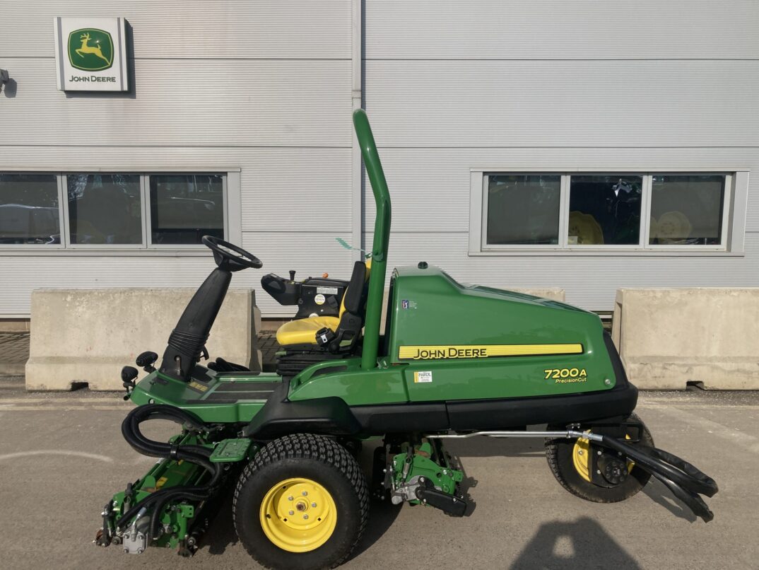 John Deere 7200A