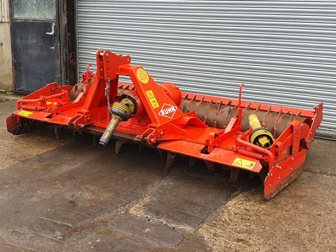 Kuhn HR 3001 power harrow