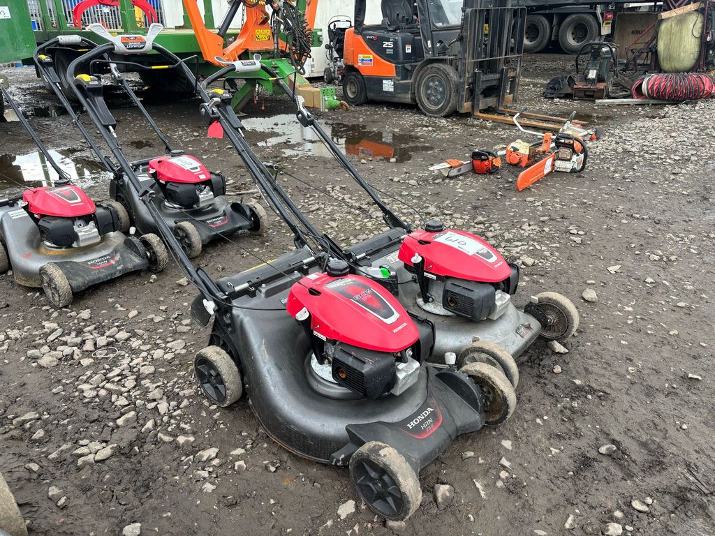 1 X2 HONDA PETROL MOWERS   For Auction on 2025-03-18