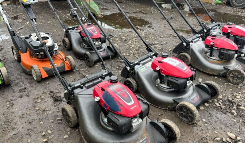 1 X2 HONDA PETROL MOWERS   For Auction on 2025-03-18 full