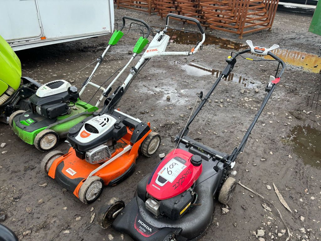 2009 X3 PETROL MOWERS   For Auction on 2025-03-18