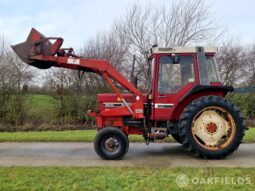 1985 International 685XL 2WD Tractor full