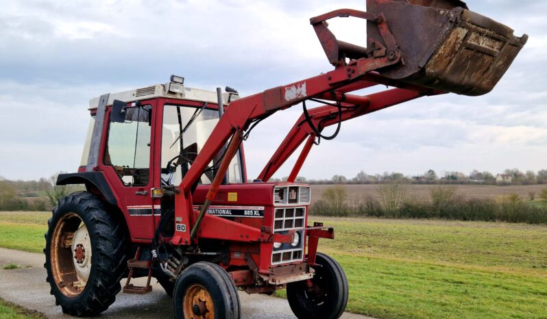 1985 International 685XL 2WD Tractor full