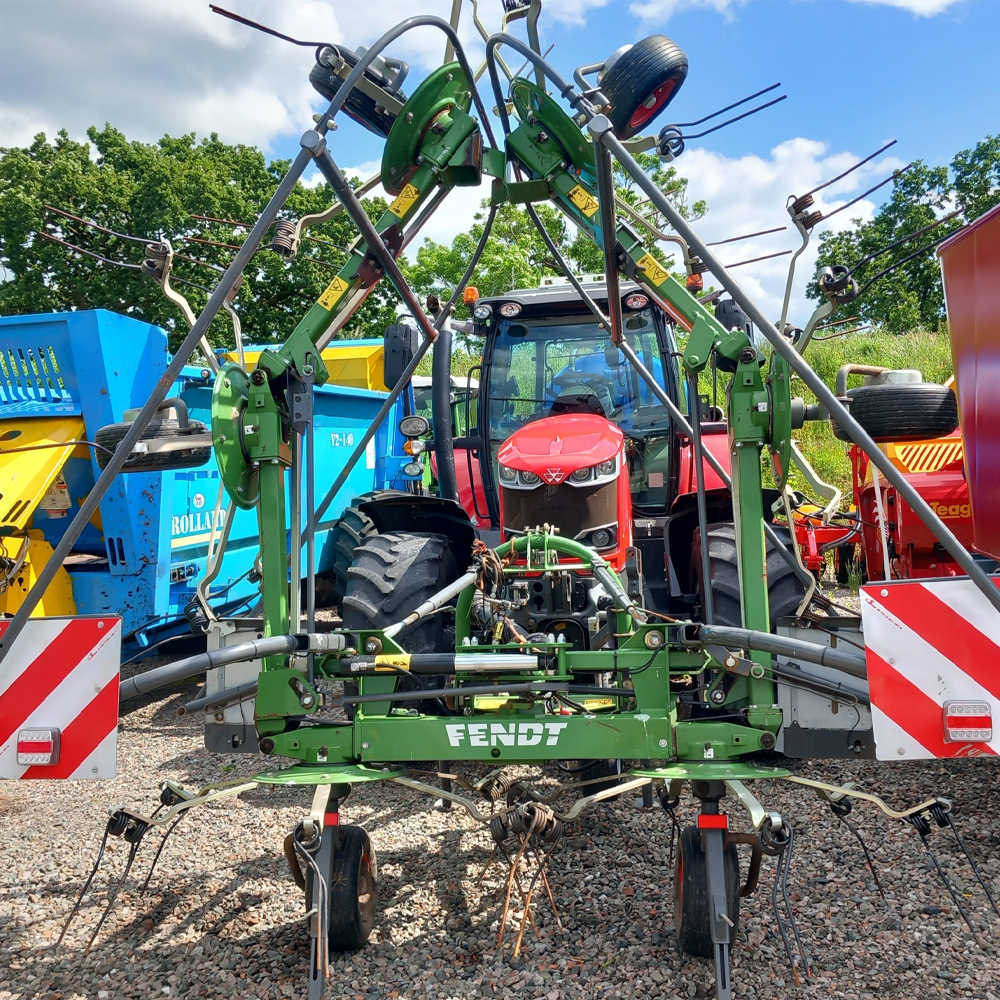 Used Fendt 7706 mounted tedder