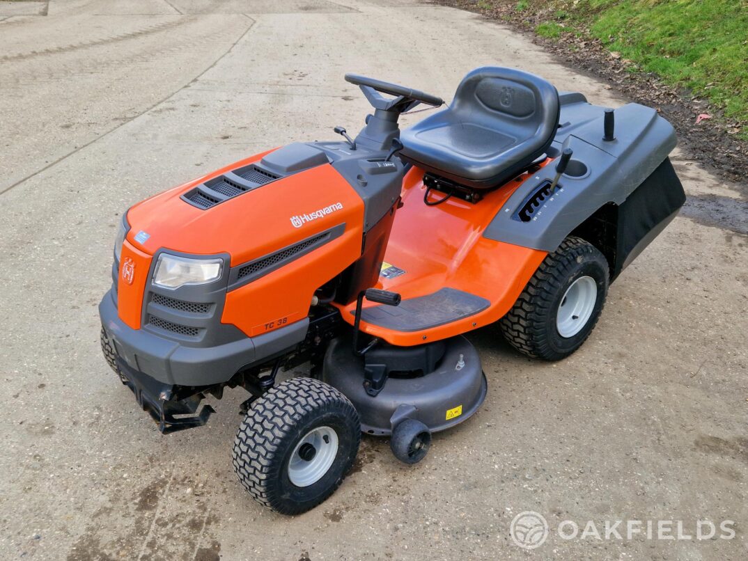 2017 Husqvarna TC38 ride on mower