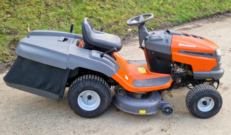 2017 Husqvarna TC38 ride on mower full