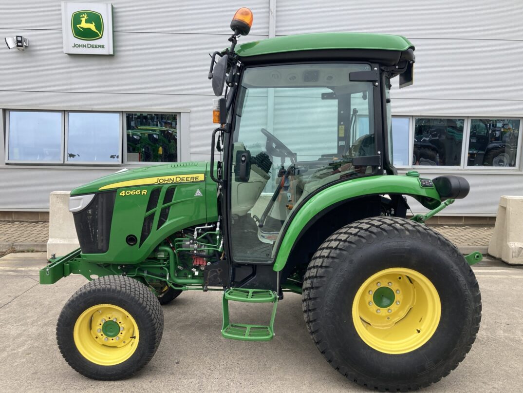 John Deere 4066R