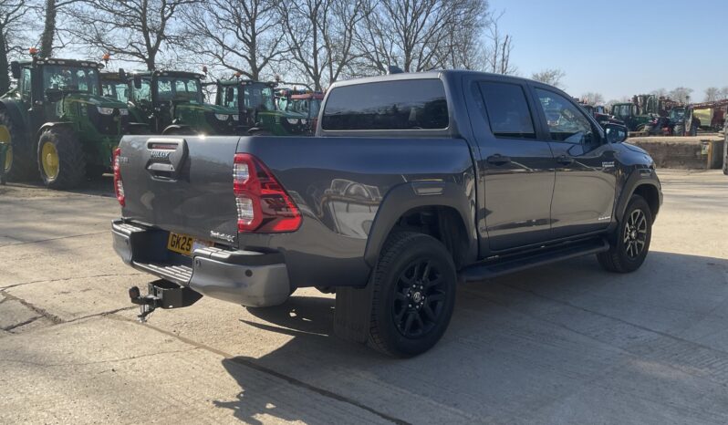 TOYOTA HILUX INVINCIBLE X full