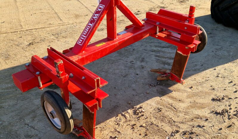 D.W Tomlin 2 leg Medium Subsoiler full