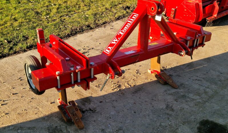 D.W Tomlin 2 leg Medium Subsoiler full