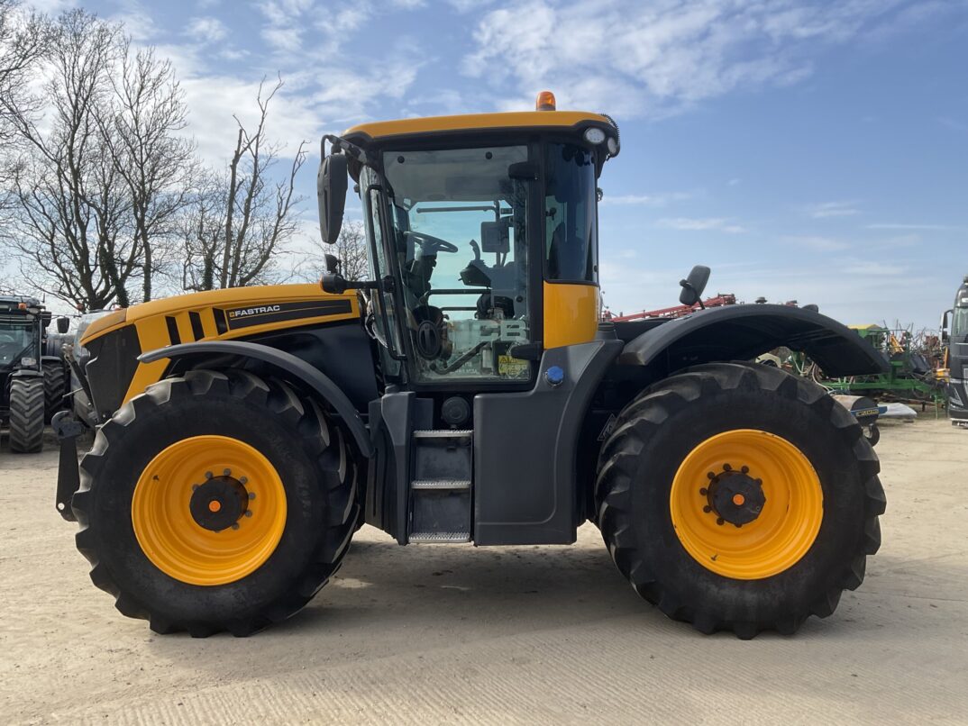 JCB FASTRAC 4220