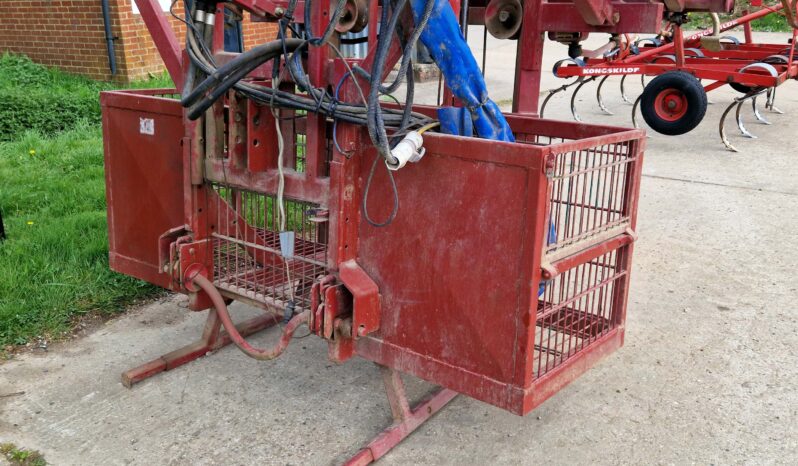 Techneat 20m Avadex Spreader on Hardi frame full