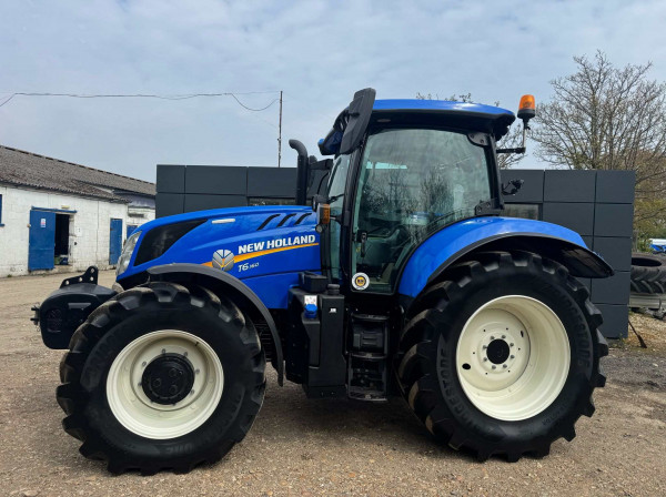 Used 2023 NEW HOLLAND T6.160 Ex Demo, Side winder armrest, intelliview 4 screen, GPS ready, 50KPH, power beyond, isobus, half leather seat, heated seat, heated mirrors, Twin beacons, 12 Led work lights. 3 years warranty through New Holland for sale in Oxfordshire