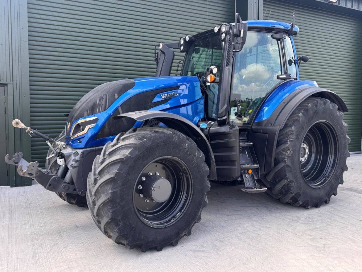 2022 Valtra T255 Versu TwinTrac  – £105,000 for sale in Somerset