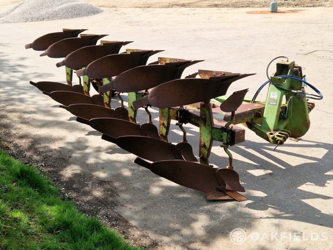 Dowdeswell DP1 6 furrow on-land plough
