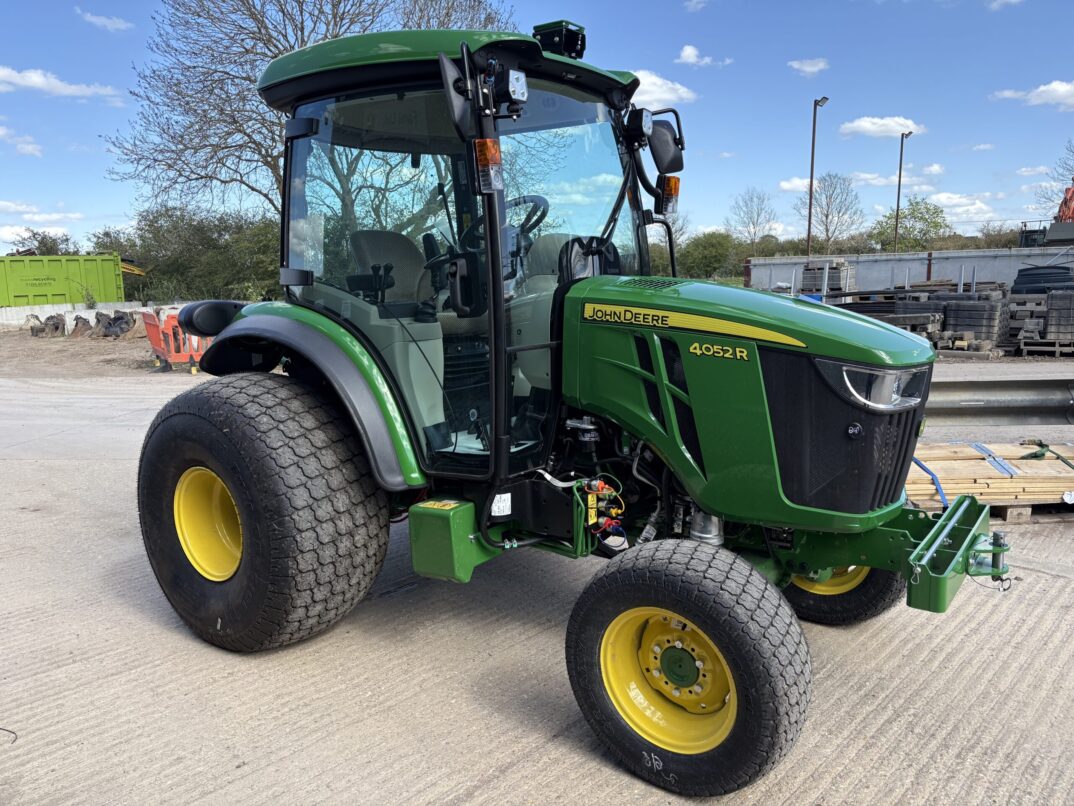John Deere 4066R